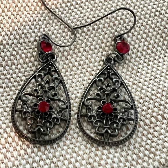 Victorian Goth Drop Earrings – For When You’re Haunting in Style - Picture 1 of 5